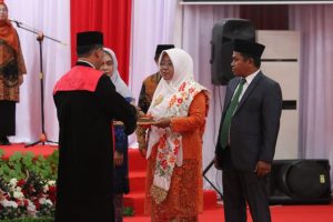 Hj Salma Fraksi PKS Wanita Pertama Jadi Ketua DPRD Halsel.